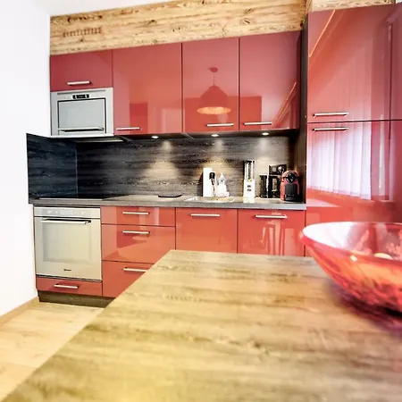 32 Apartment *