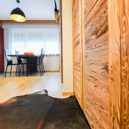32 Apartment *